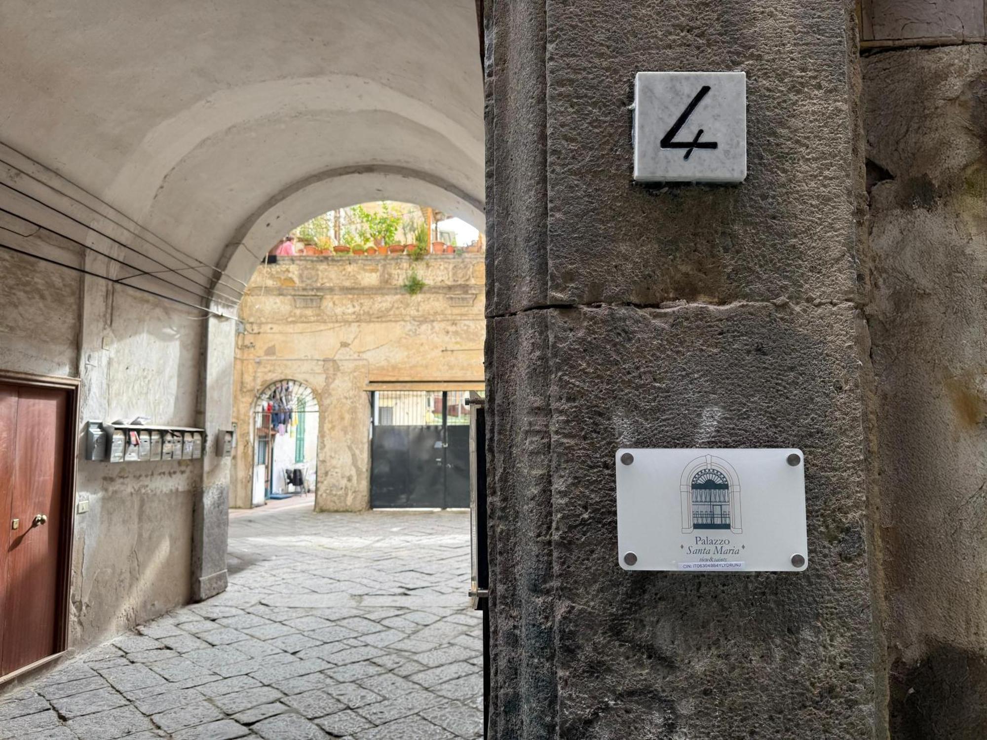 Palazzo Santa Maria Bed & Breakfast Napoli Bagian luar foto